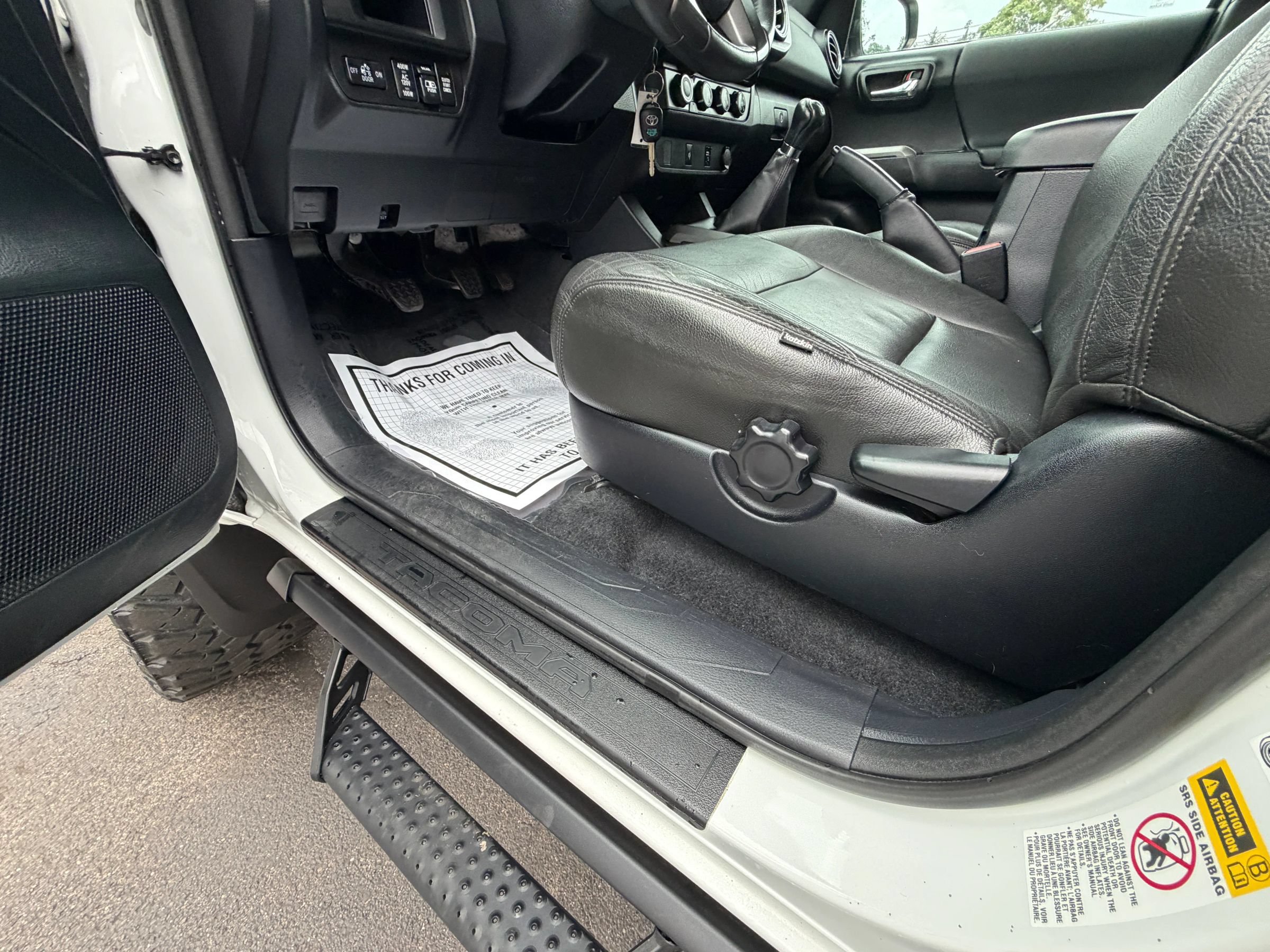 Used 2017 Toyota Tacoma SR AWD/4WD image 36