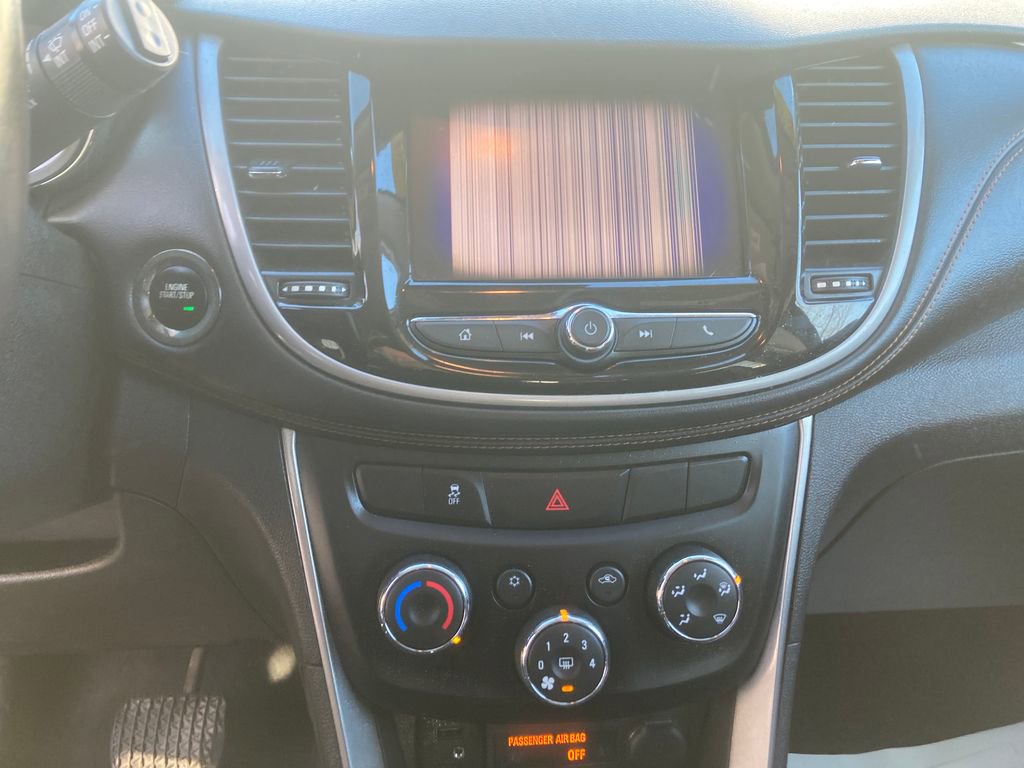 Used 2020 Chevrolet Trax LT w/ LT Convenience Package image 22