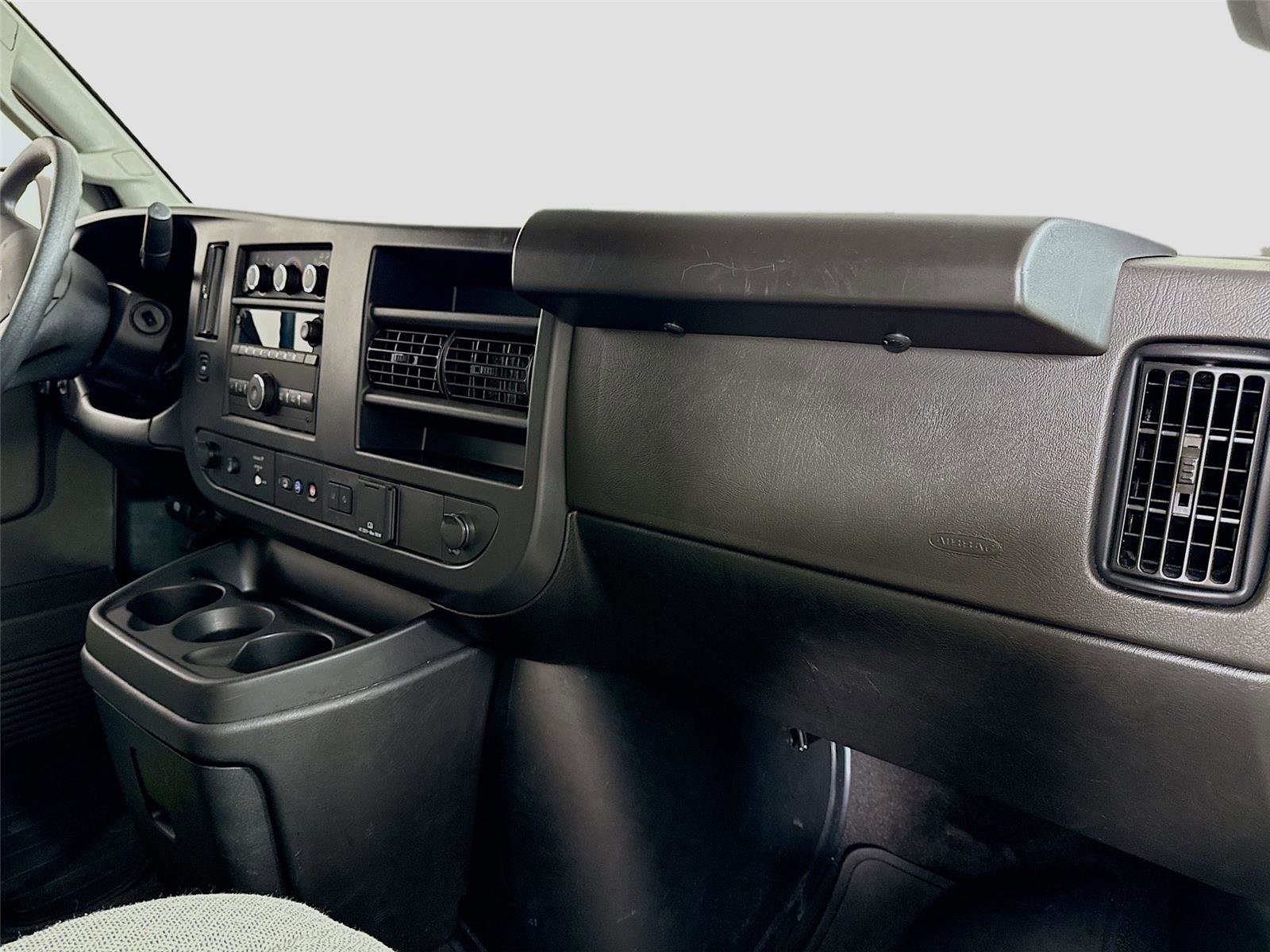 Used 2025 Chevrolet Express 3500 LT w/ LT Preferred Equipment Group image 21