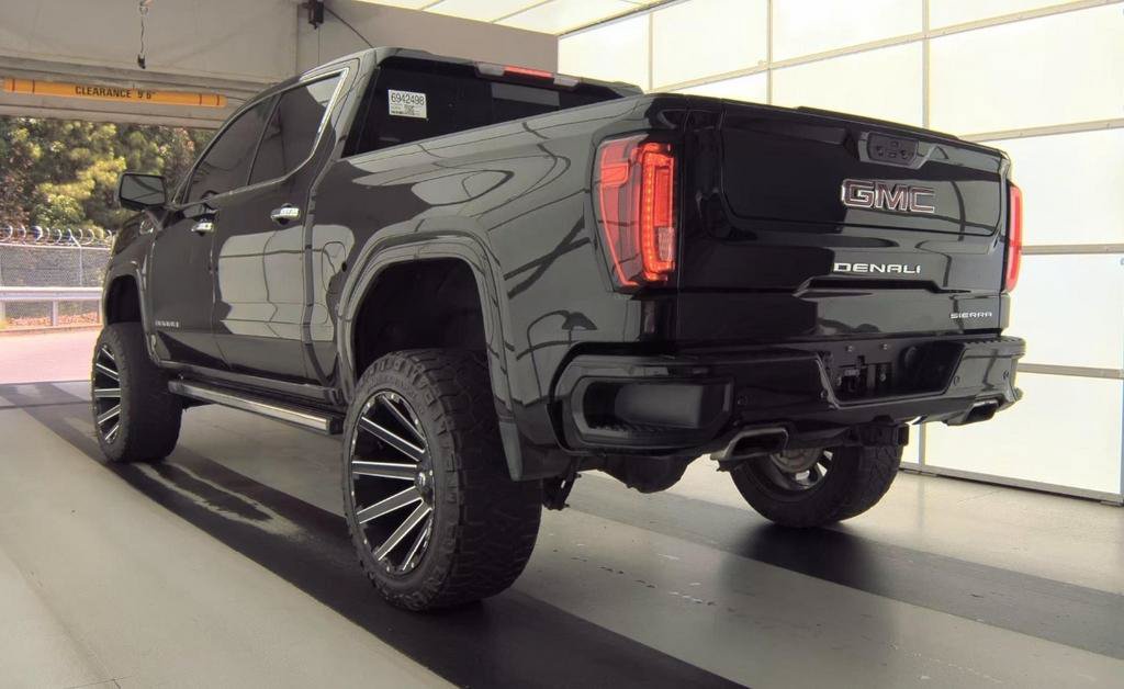 Used 2022 GMC Sierra 1500 Denali w/ Denali Premium Package AWD/4WD image 5