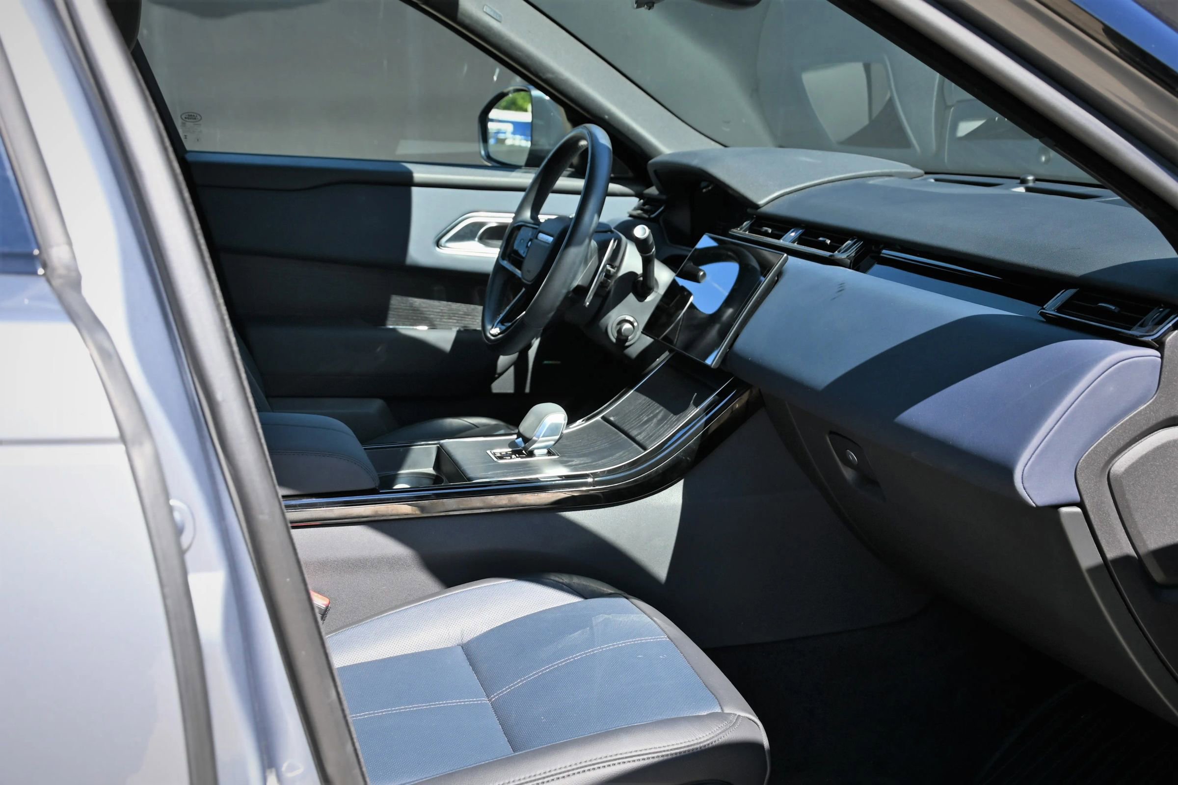 Used 2024 Land Rover Range Rover Velar Dynamic SE image 27