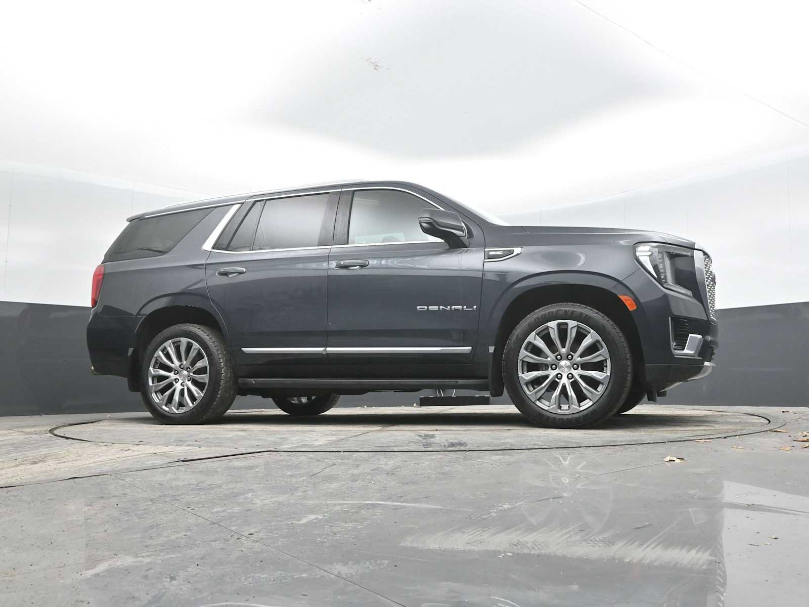 Used 2021 GMC Yukon Denali w/ Advanced Technology Package image 48