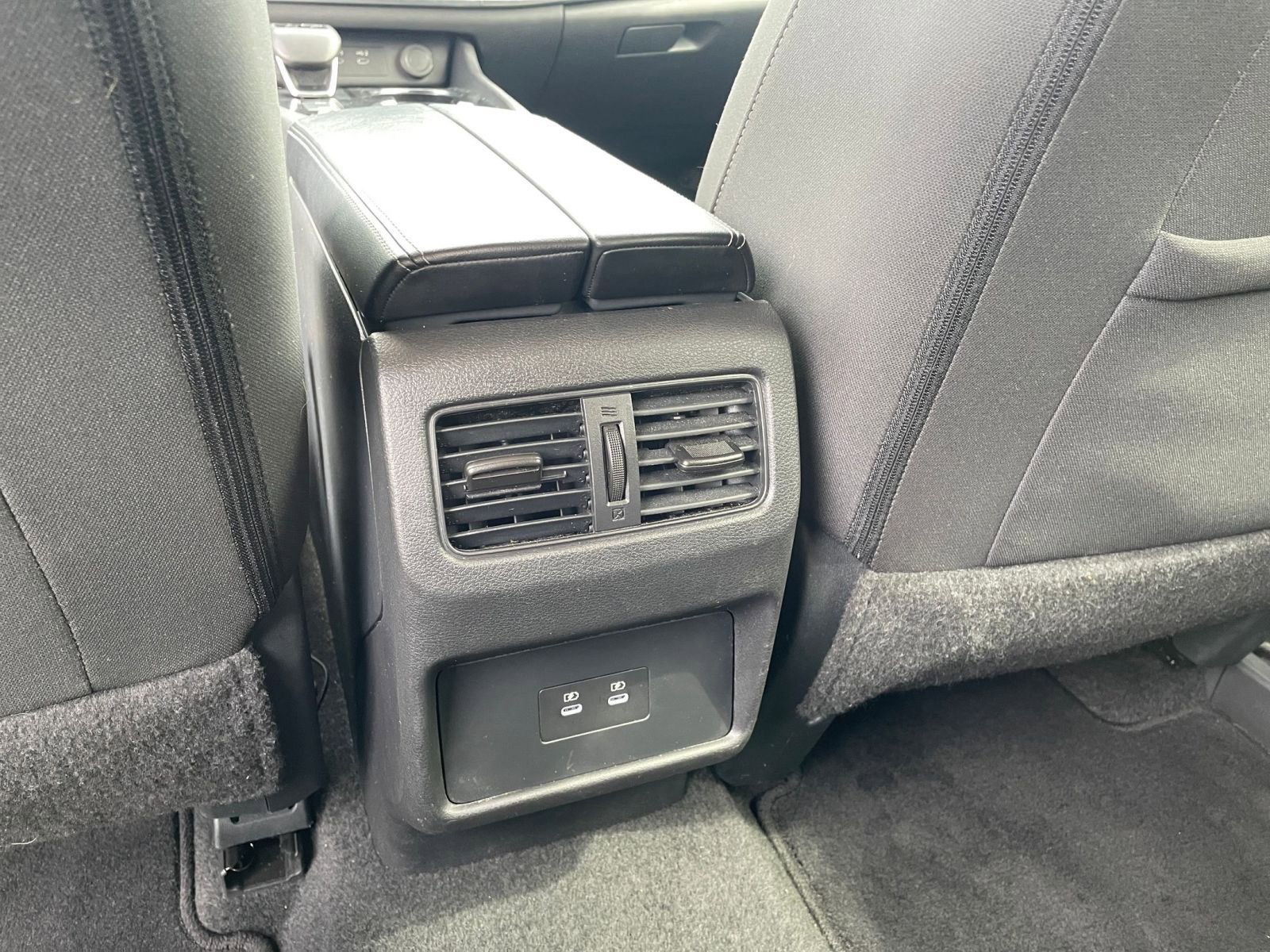 Used 2025 Nissan Rogue SV image 23