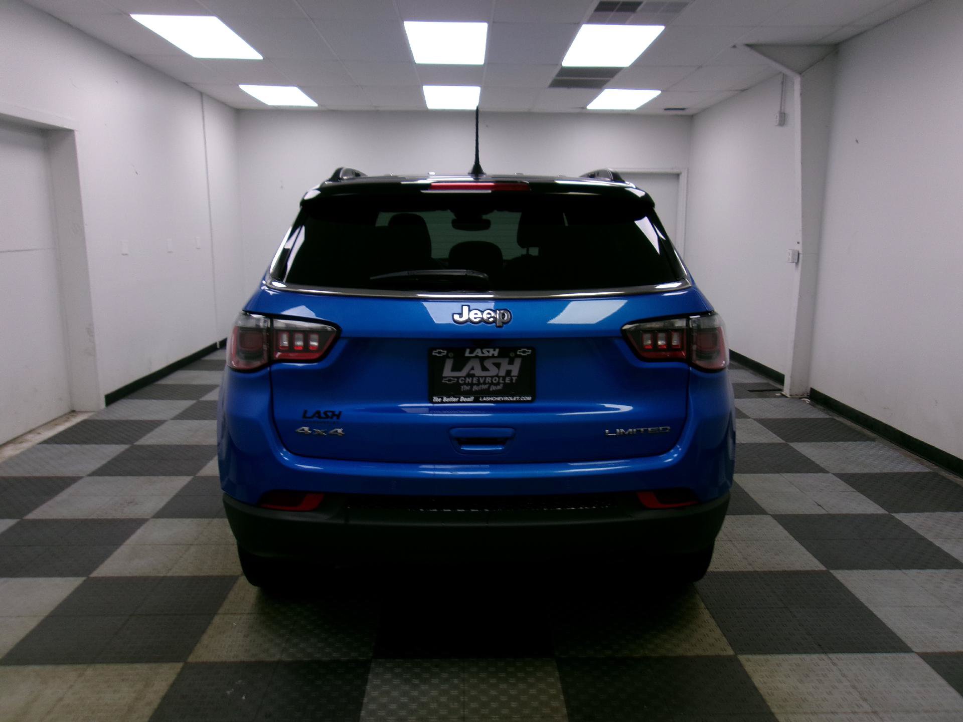 Used 2025 Jeep Compass Limited AWD/4WD image 11