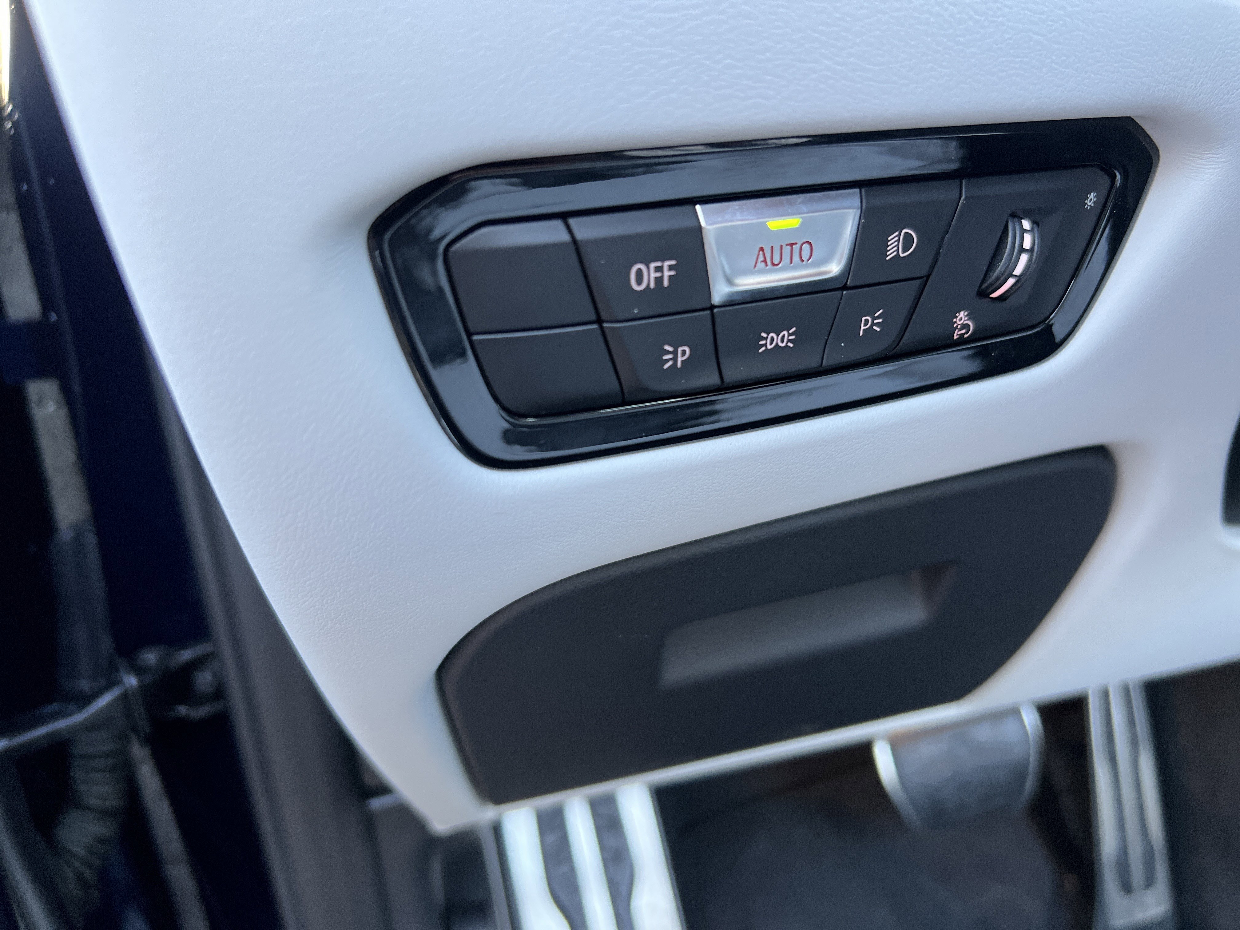 Used 2025 BMW M4 xDrive Competition w/ Executive Package image 37