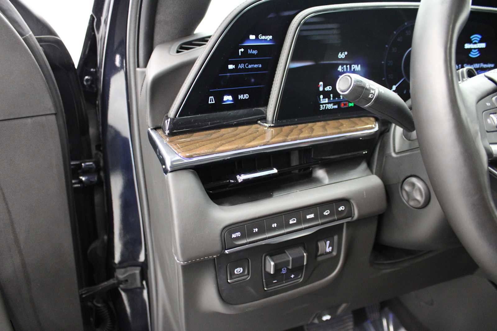 Certified 2024 Cadillac Escalade ESV Sport Platinum w/ LPO, ONYX Package image 24