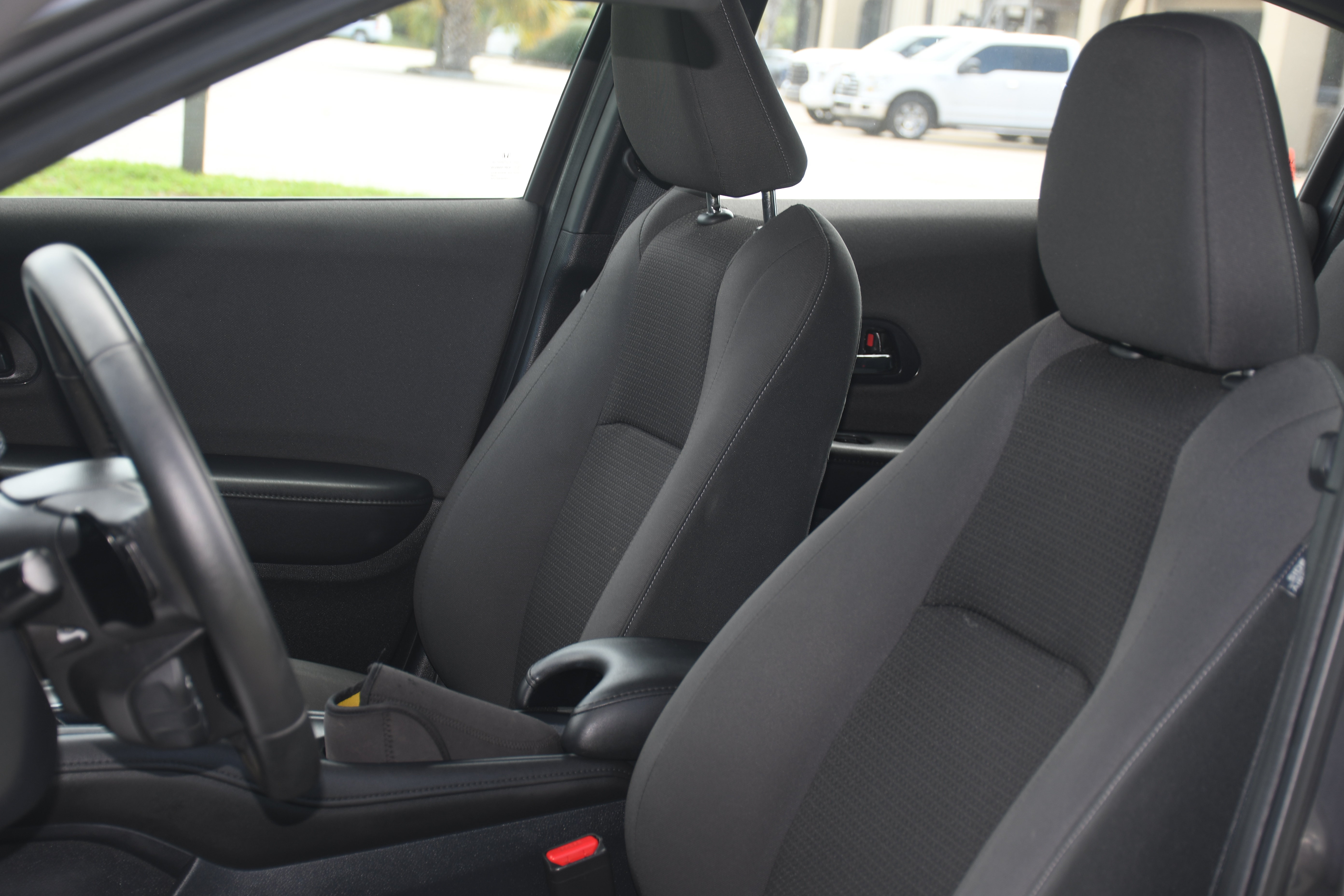 Used 2020 Honda HR-V Sport image 11