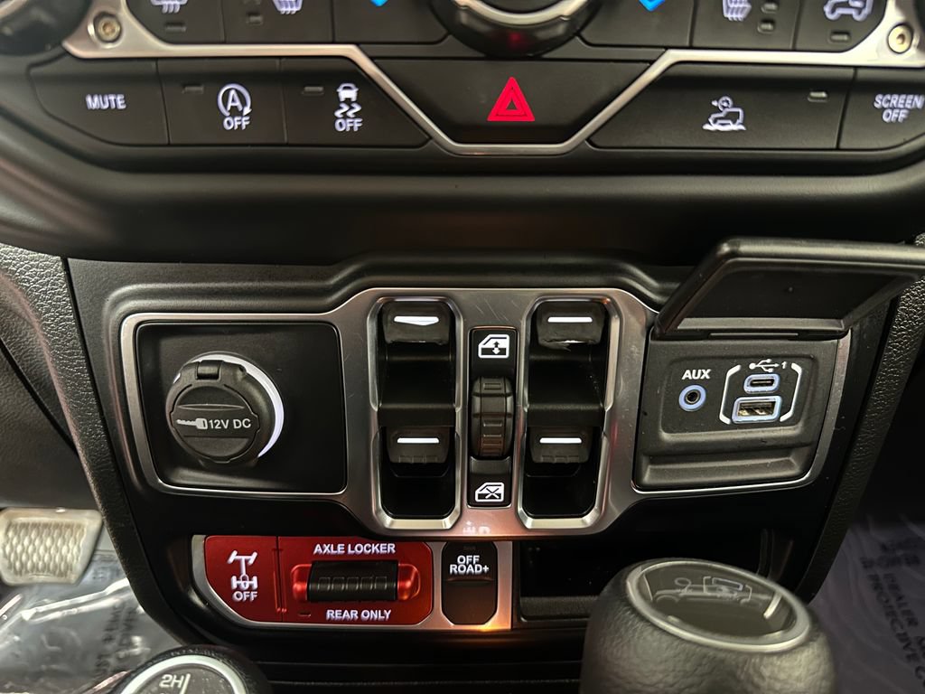 Used 2021 Jeep Gladiator Mojave w/ Cold Weather Group AWD/4WD image 30