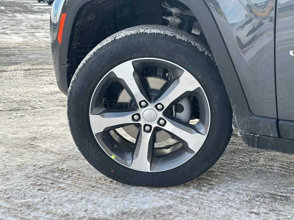 New 2026 Jeep Grand Cherokee Limited AWD/4WD image 8