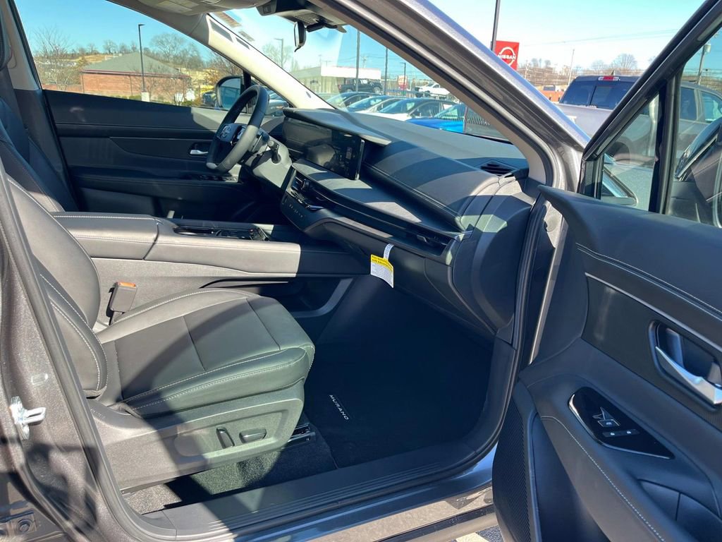 Certified 2025 Nissan Murano SV image 29