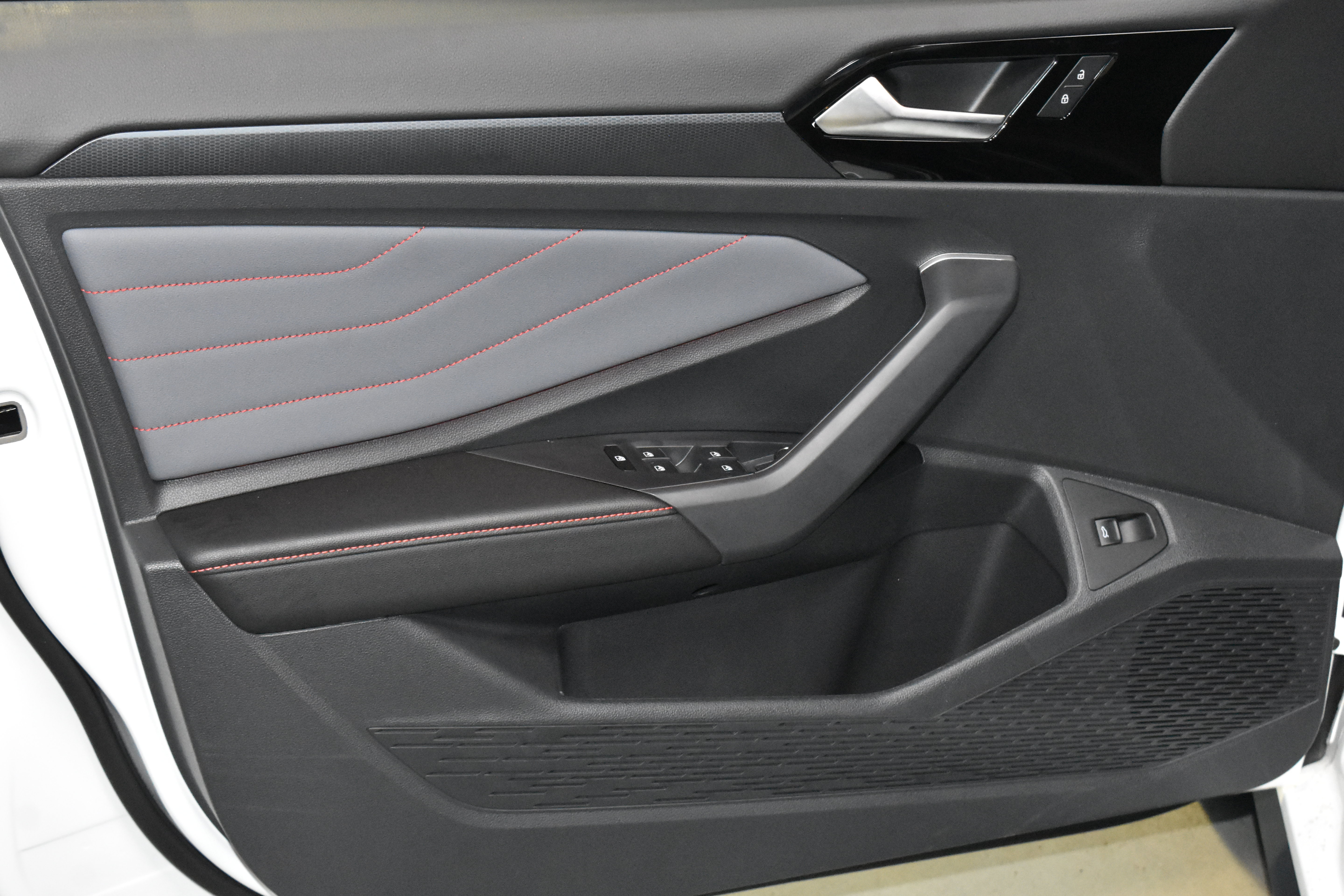 New 2026 Volkswagen Jetta GLI Autobahn FWD image 3
