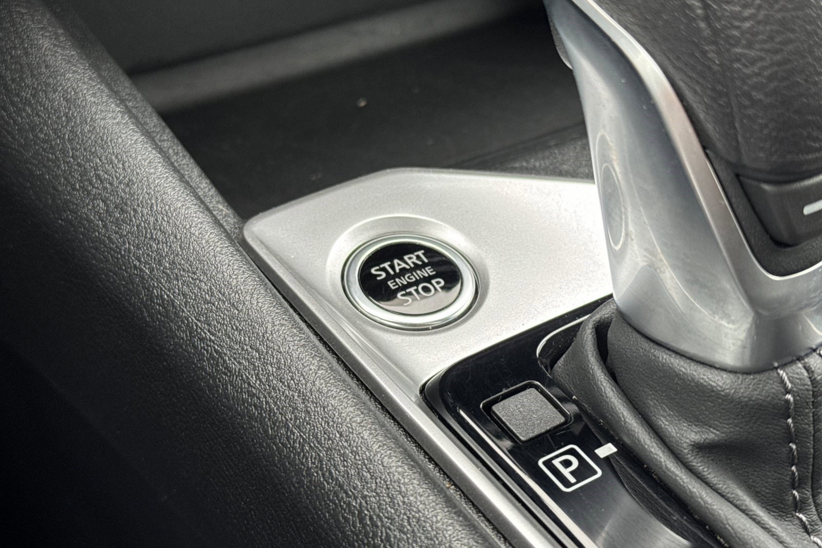 Used 2025 Nissan Altima 2.5 SV image 32