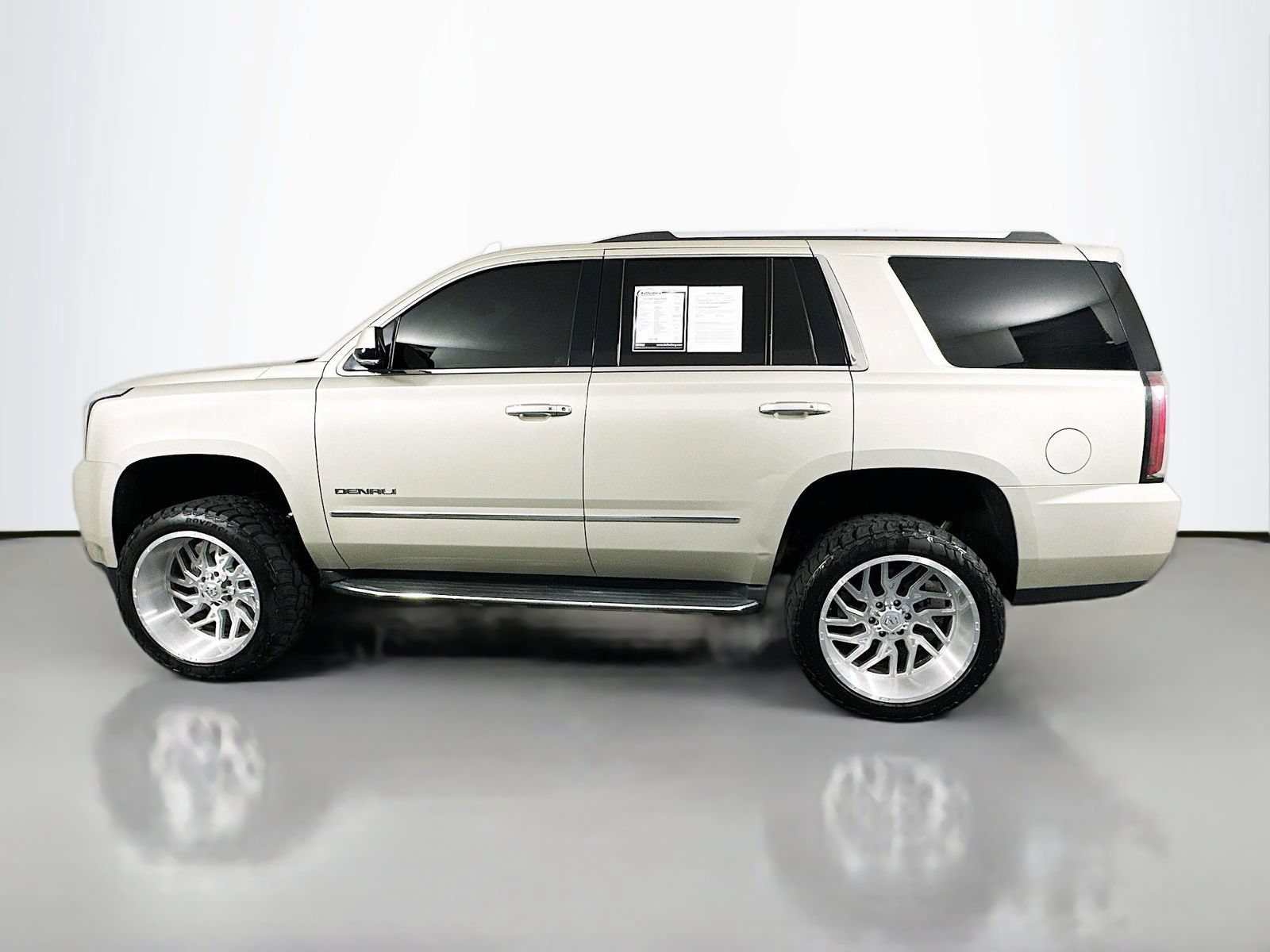 Used 2016 GMC Yukon Denali w/ Open Road Package RWD image 4