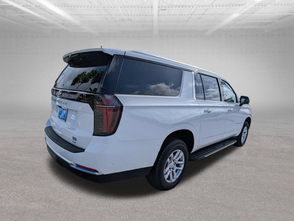 Used 2025 Chevrolet Suburban LT AWD/4WD image 5