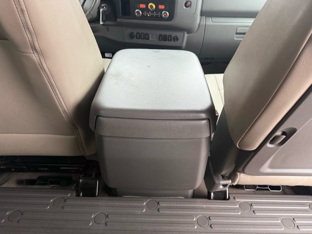 Used 2013 Nissan NV 3500 SL w/ Technology Pkg image 22