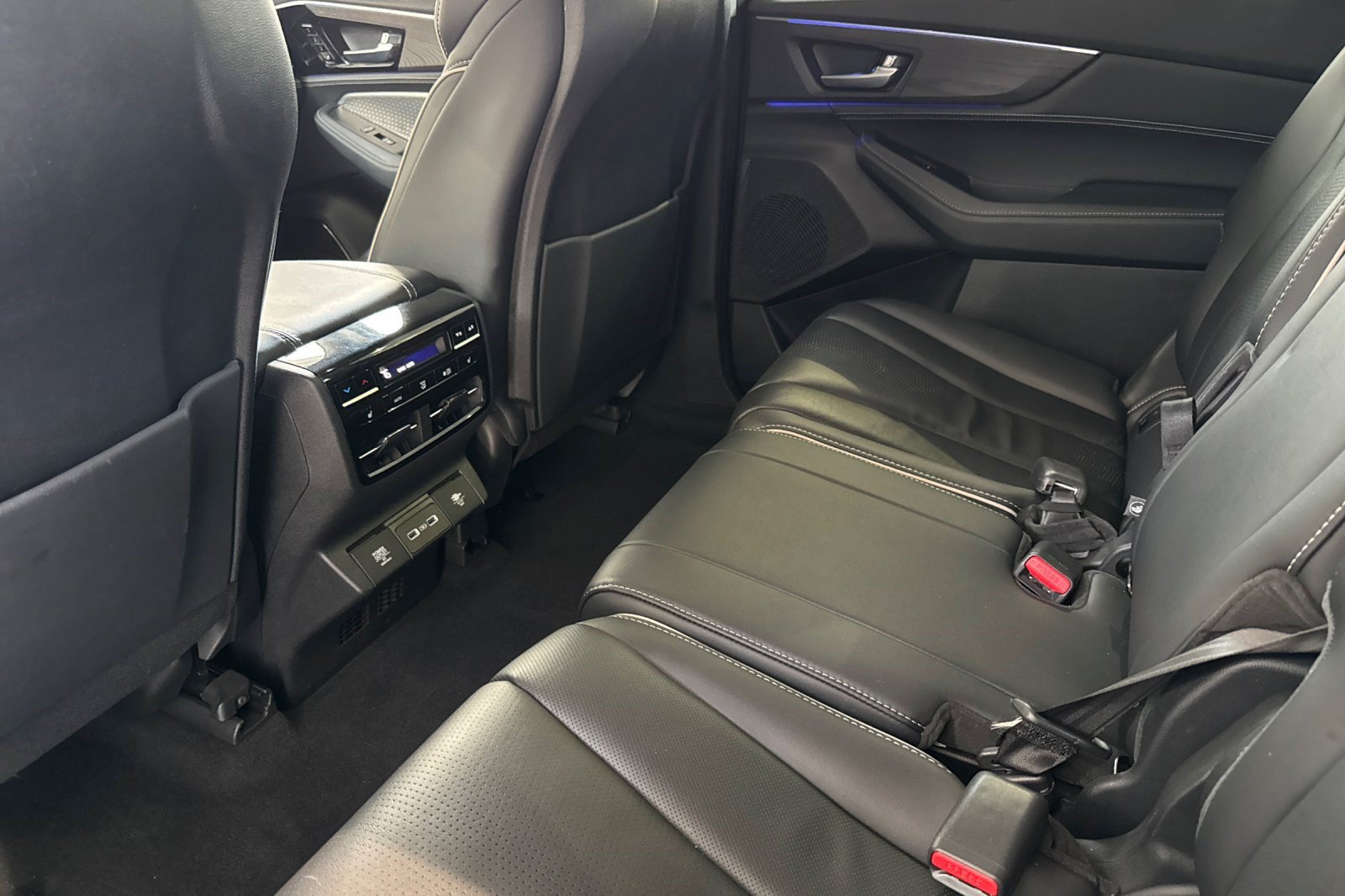 Used 2022 Acura MDX SH-AWD w/ Advance Package image 15