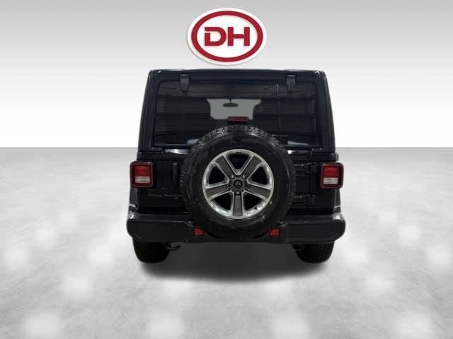 Used 2019 Jeep Wrangler Unlimited Sahara AWD/4WD image 11