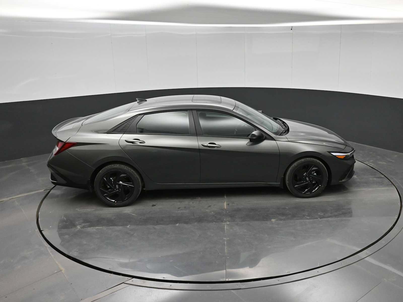 New 2026 Hyundai Elantra SEL Sport FWD image 33