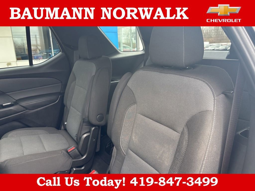 Used 2023 Chevrolet Traverse LT image 34