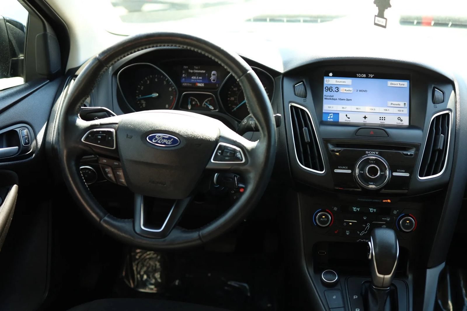 Used 2017 Ford Focus SEL w/ Cold Weather Package FWD image 31