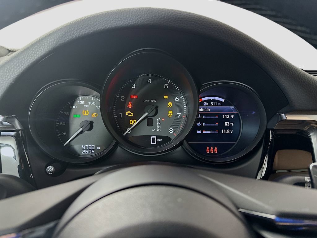 Certified 2026 Porsche Macan image 13