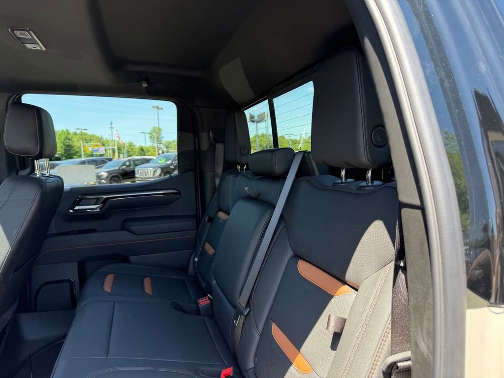 New 2026 GMC Sierra 1500 AT4 w/ AT4 Premium Package AWD/4WD image 9