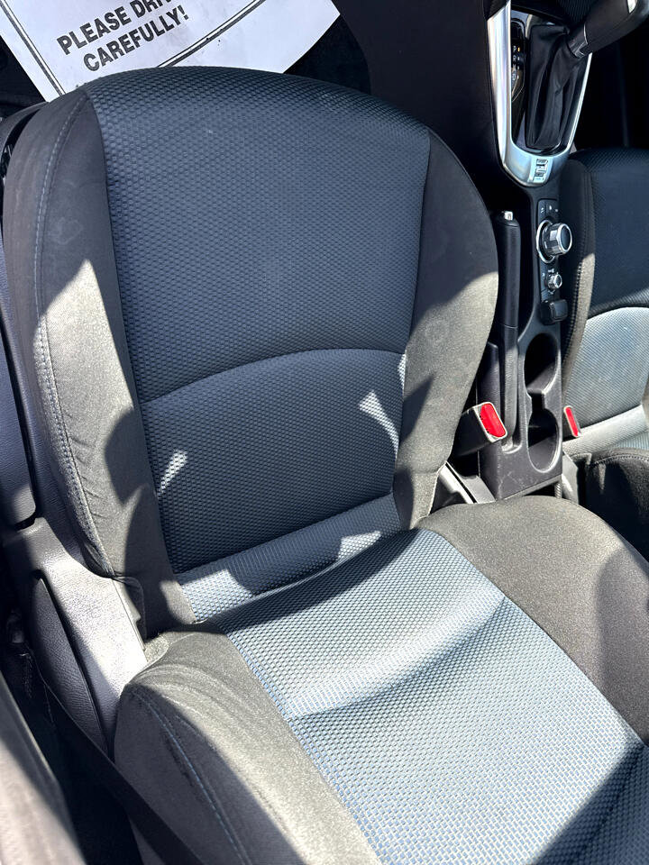 Used 2019 Toyota Yaris Sedan image 10