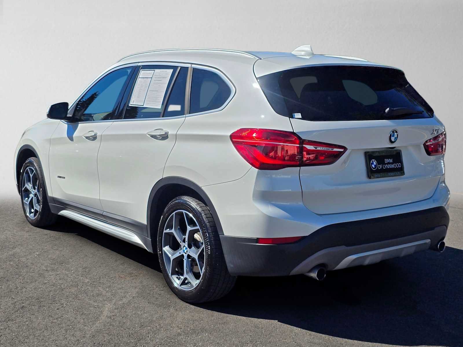 Used 2017 BMW X1 xDrive28i AWD/4WD image 5