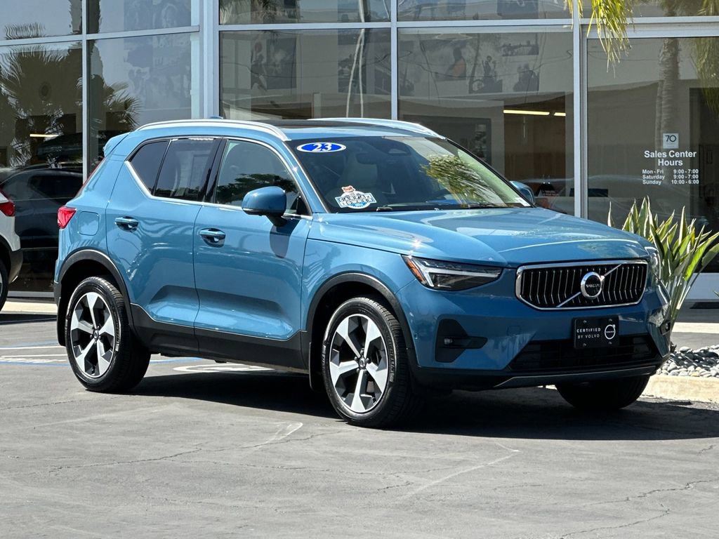 Certified 2023 Volvo XC40 B5 Ultimate w/ Protection Package Premier AWD/4WD image 7