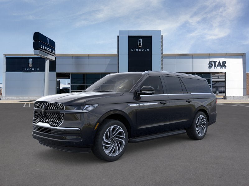 New 2026 Lincoln Navigator L Premier AWD/4WD image 1