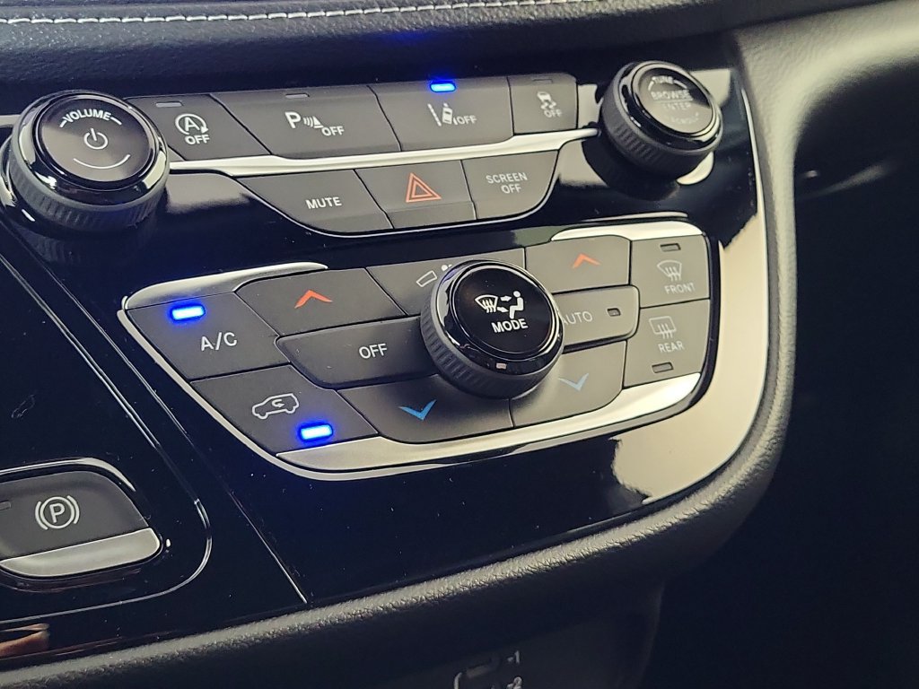 New 2027 Chrysler Pacifica Select FWD image 21