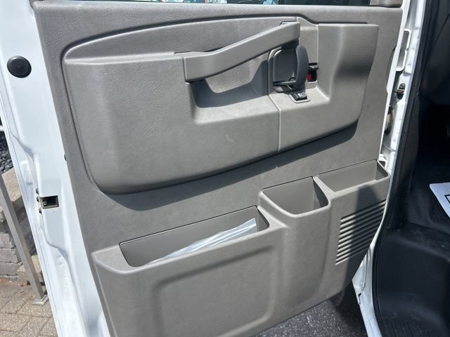 New 2024 GMC Savana 3500 w/ Power Convenience Package RWD image 8