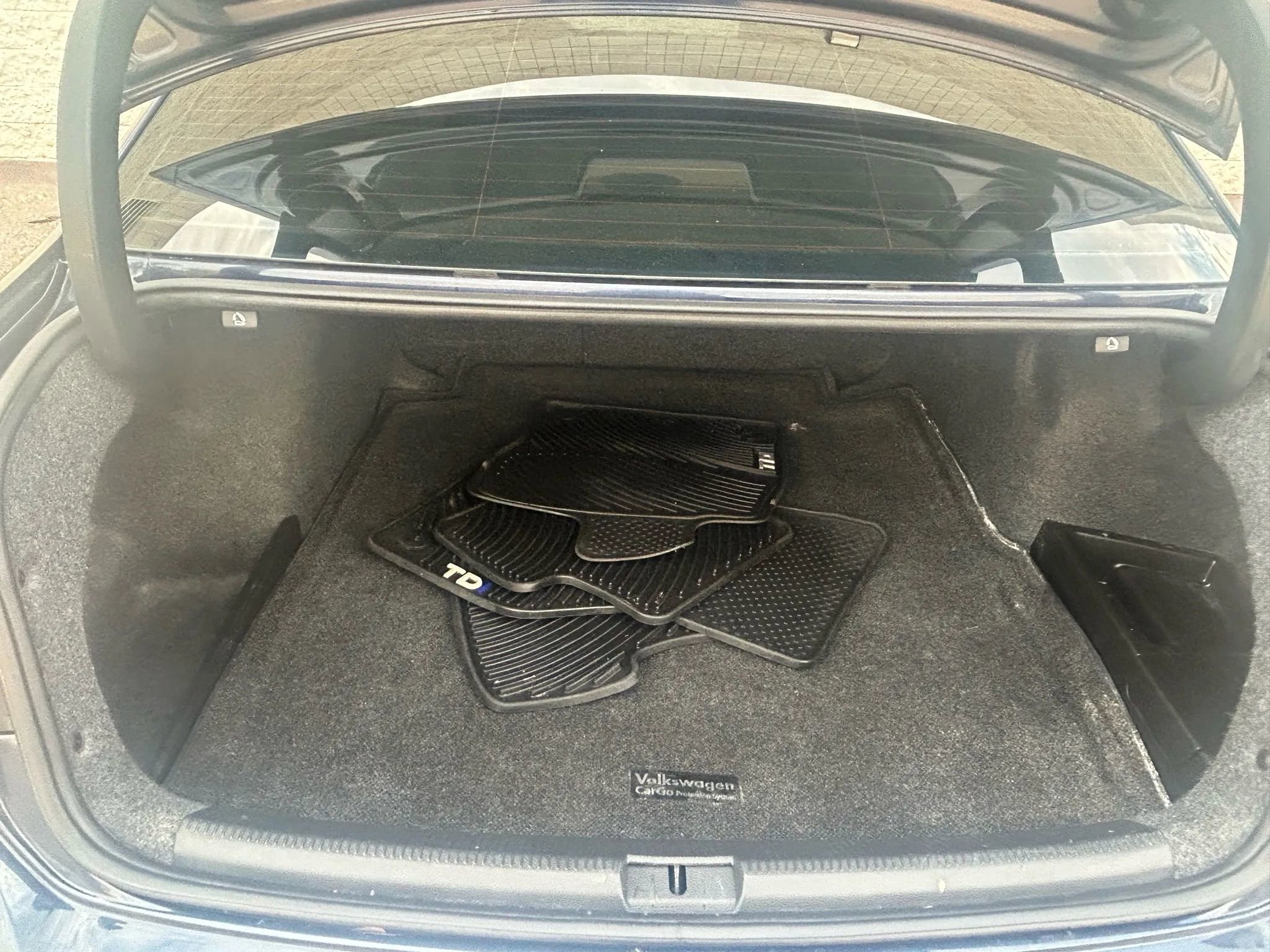 Used 2013 Volkswagen Passat TDI SE image 9