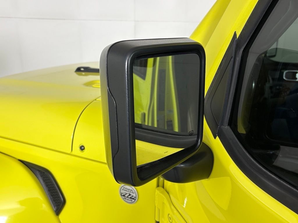 Used 2023 Jeep Wrangler Unlimited Sahara w/ Cold Weather Group AWD/4WD image 13