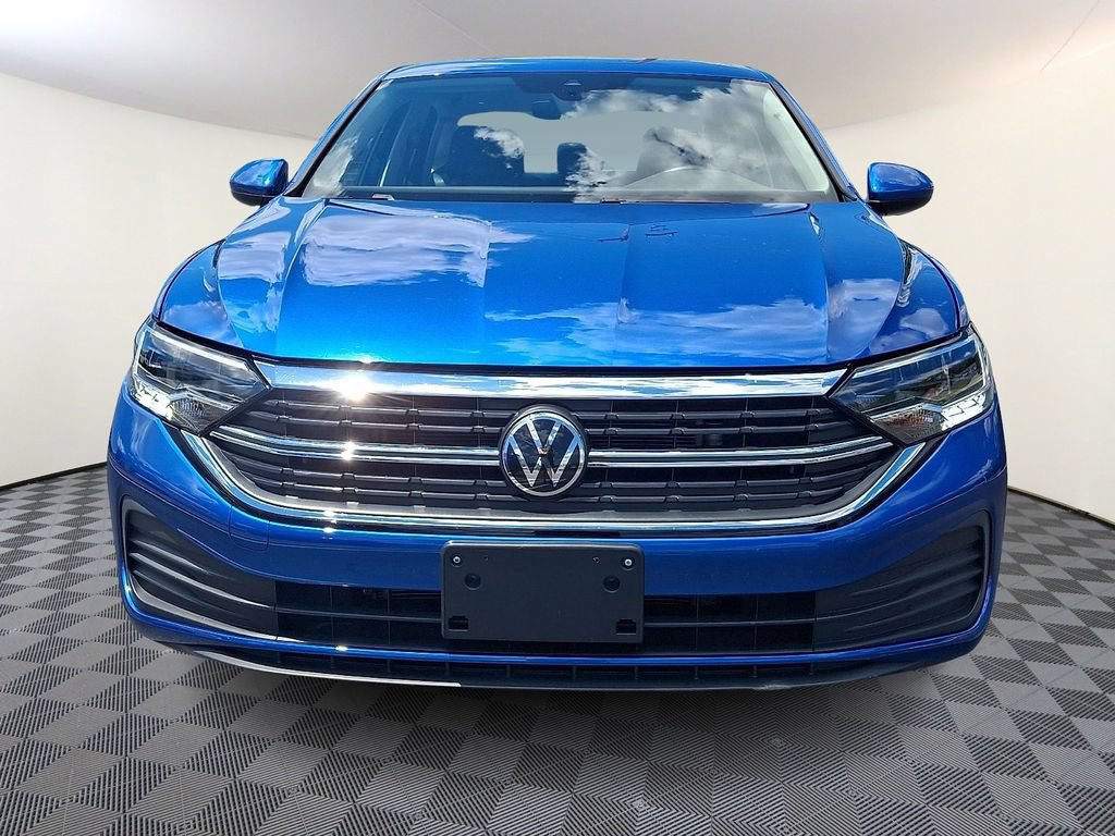Used 2024 Volkswagen Jetta SE FWD image 5