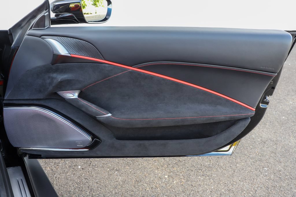 Certified 2025 Ferrari Roma Spider RWD image 66