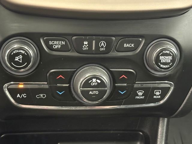 Used 2015 Jeep Cherokee Limited w/ Trailer Tow Group AWD/4WD image 24