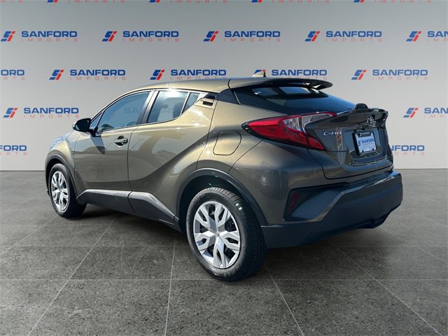 Used 2021 Toyota C-HR LE image 3