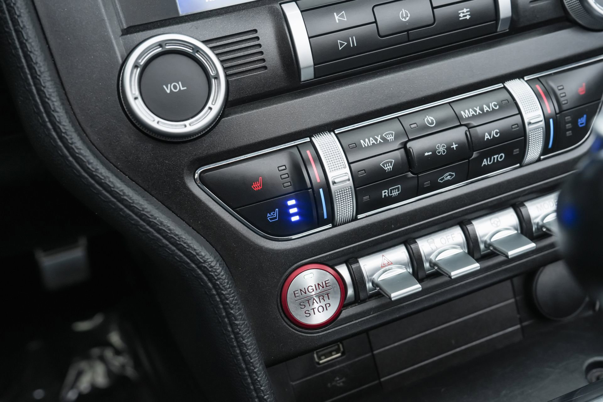 Used 2020 Ford Mustang Premium image 18