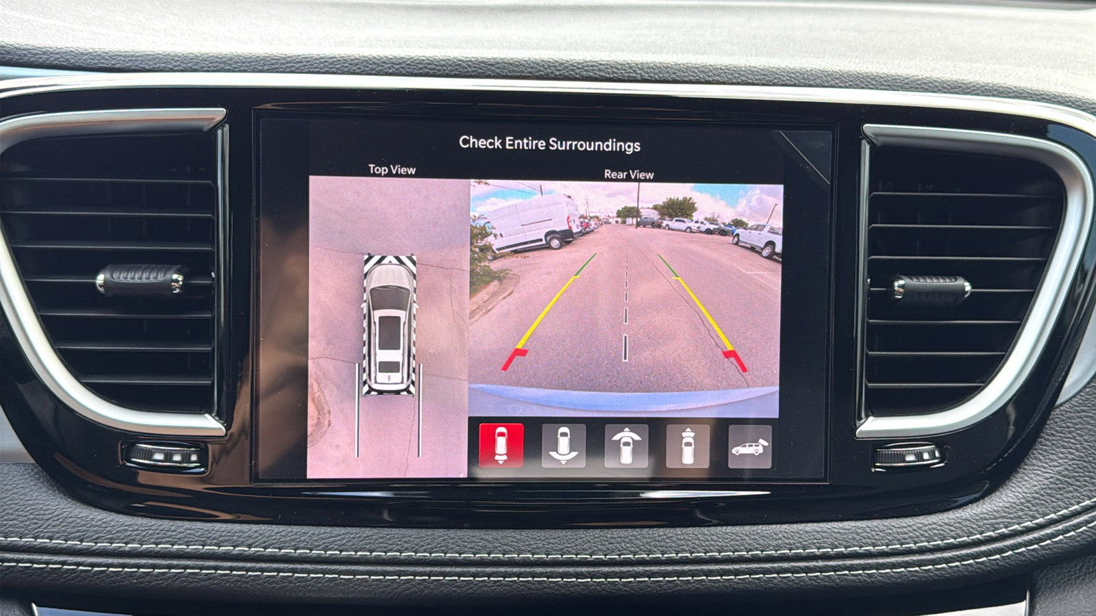 New 2026 Chrysler Pacifica Select FWD image 25