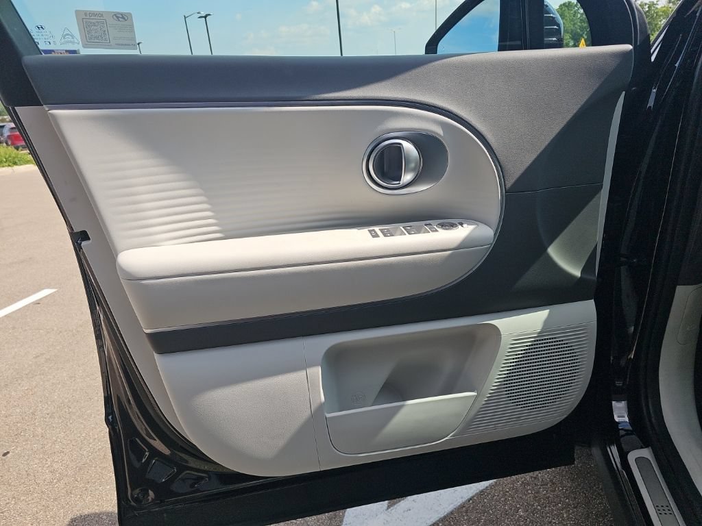 Certified 2026 Hyundai Ioniq 9 SEL AWD/4WD image 10