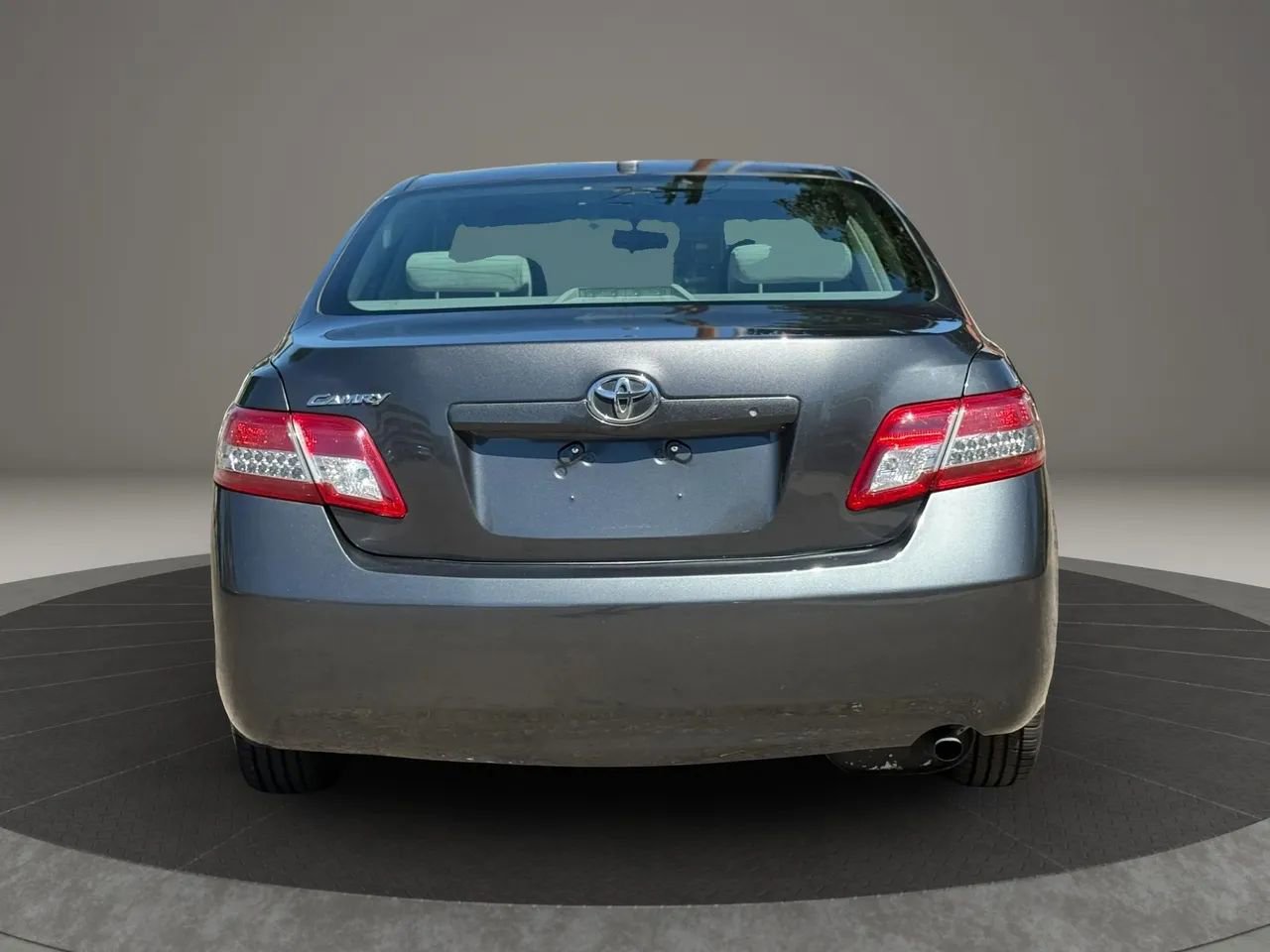 Used 2011 Toyota Camry LE image 6