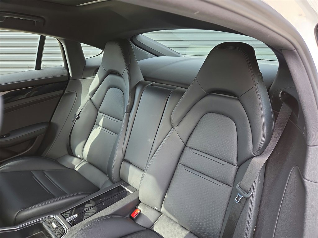 Used 2022 Porsche Panamera 4 image 16