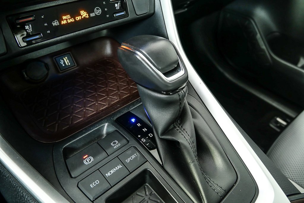 Used 2023 Toyota RAV4 Limited image 17