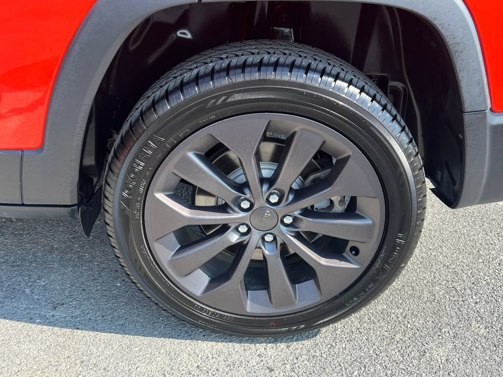 Used 2021 Jeep Cherokee Latitude Lux 80th Anniv w/ Quick Order Package 26U 80TH AWD/4WD image 16