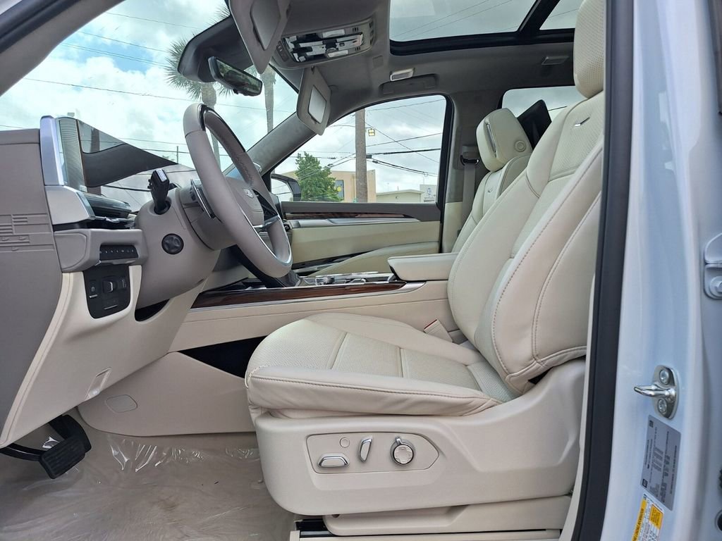 New 2026 Cadillac Escalade Platinum Luxury w/ LPO, Floor Liner Package AWD/4WD image 14