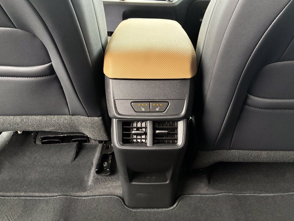 New 2027 Chevrolet Equinox ACTIV w/ Safety and Technology Package AWD/4WD image 33
