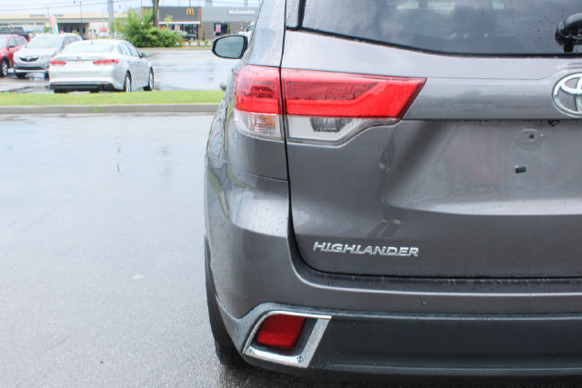 Used 2017 Toyota Highlander Limited AWD/4WD image 43
