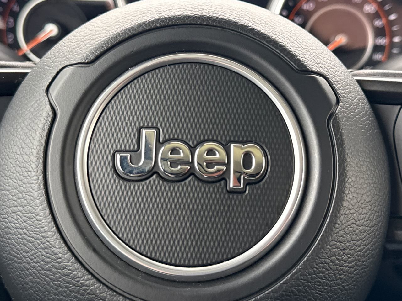 Used 2023 Jeep Gladiator Sport AWD/4WD image 28
