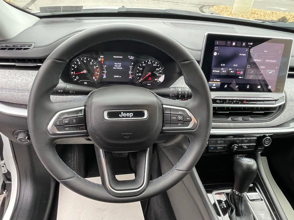 Certified 2022 Jeep Compass Latitude image 31